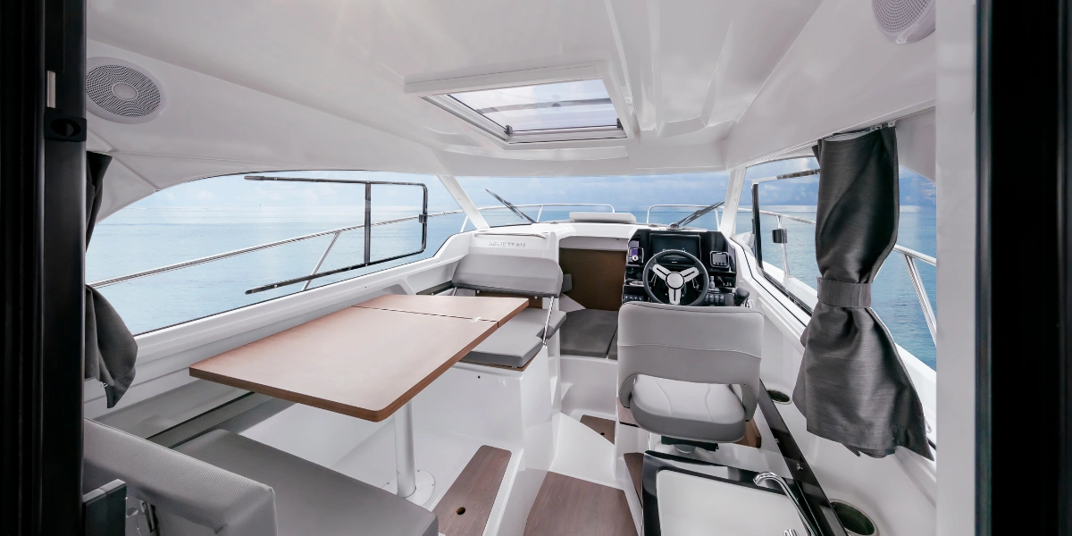 Antares 8 cruiser
