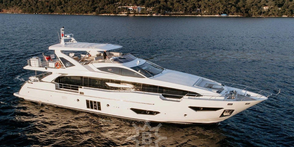 Azimut Grande 30M