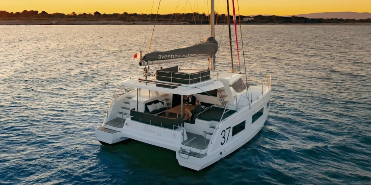aventura 37 catamaran visuel