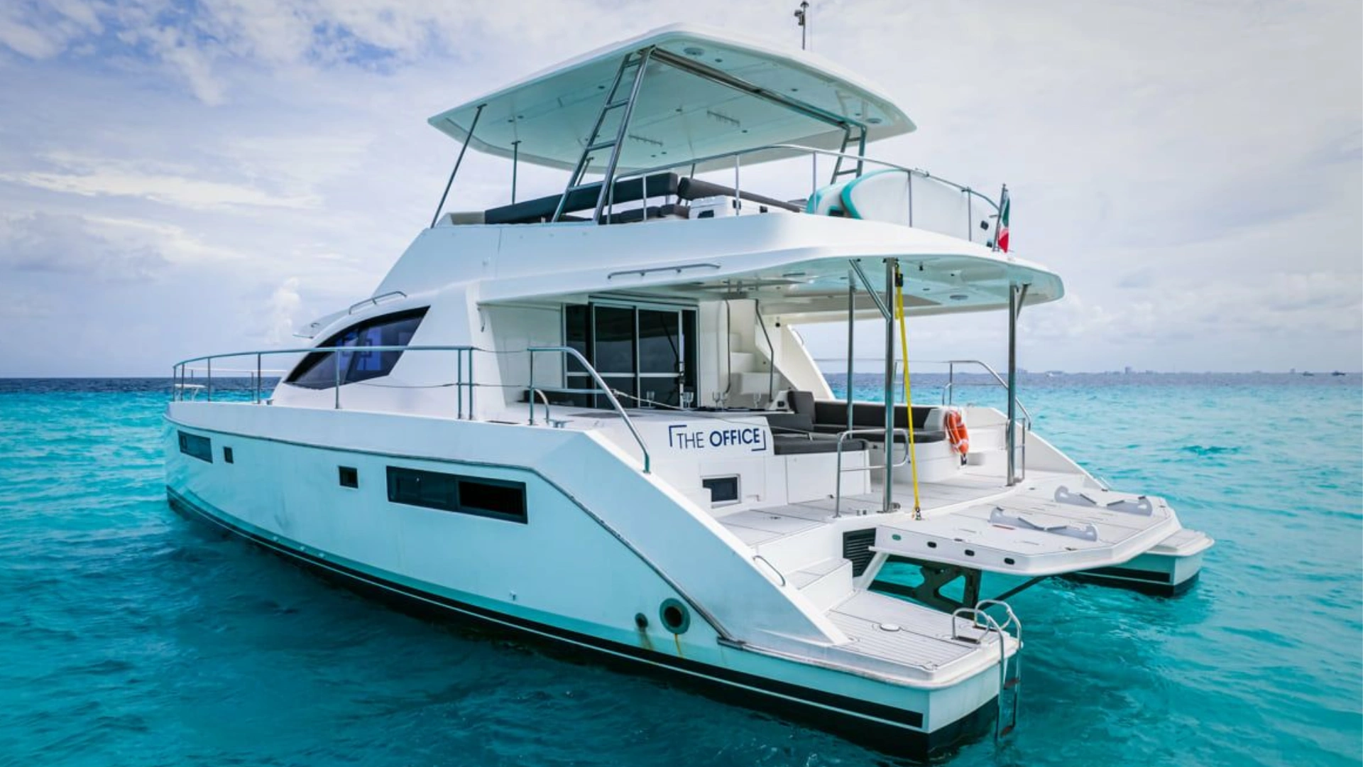 catamaran a moteur arriere