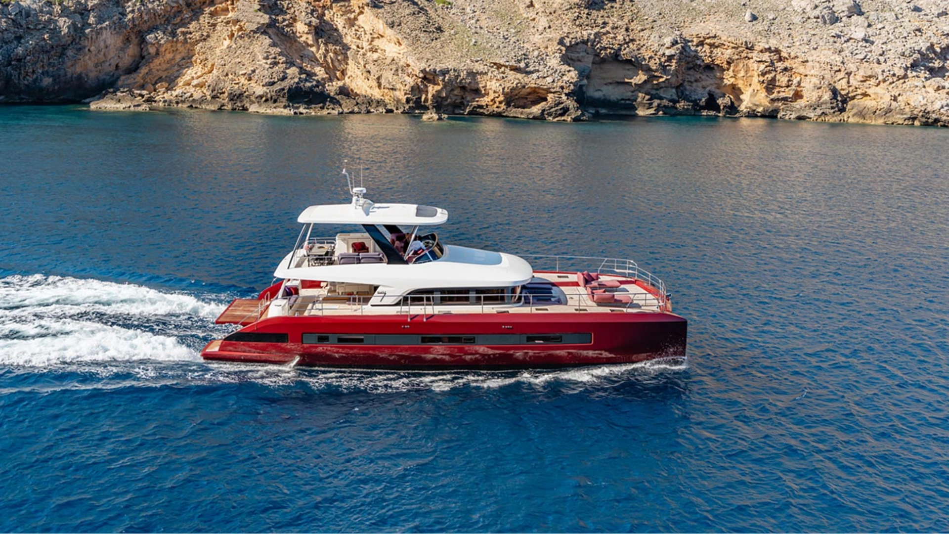 catamaran à moteur lagoon