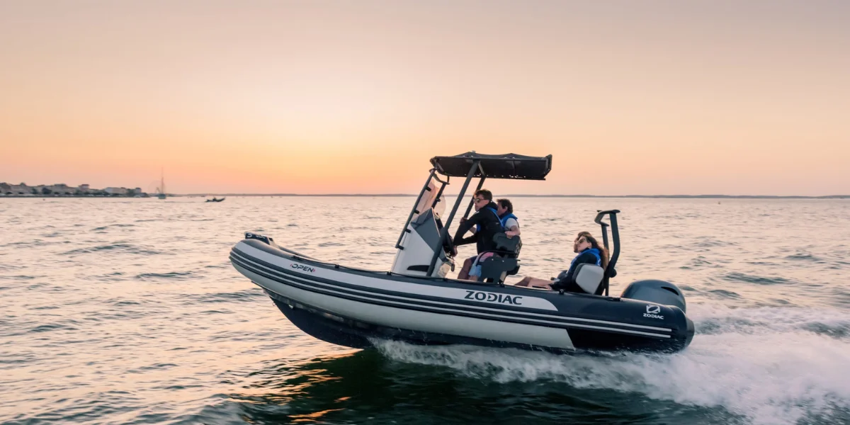 prix d'un bateau zodiac en mer 5